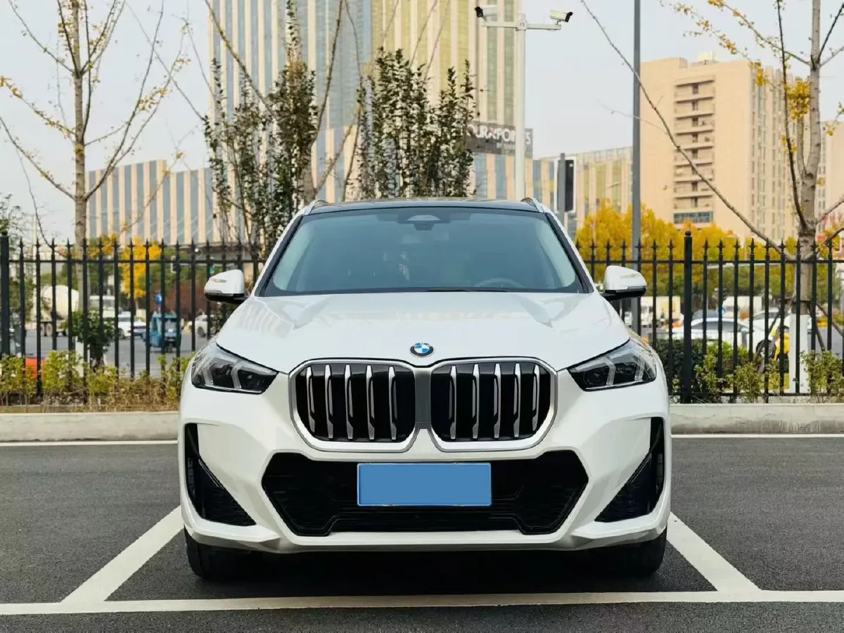 2023 BMW X1 2.0T 204HP L4 7DCT,autocango,china used car exporter,china ev exporter,chinese used car exporter,chinese used ev exporter