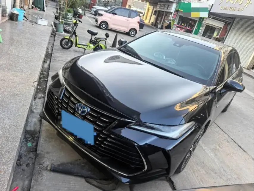 2022 Toyota Avalon 2.5L 178HP L4 E-CVT Hybrid