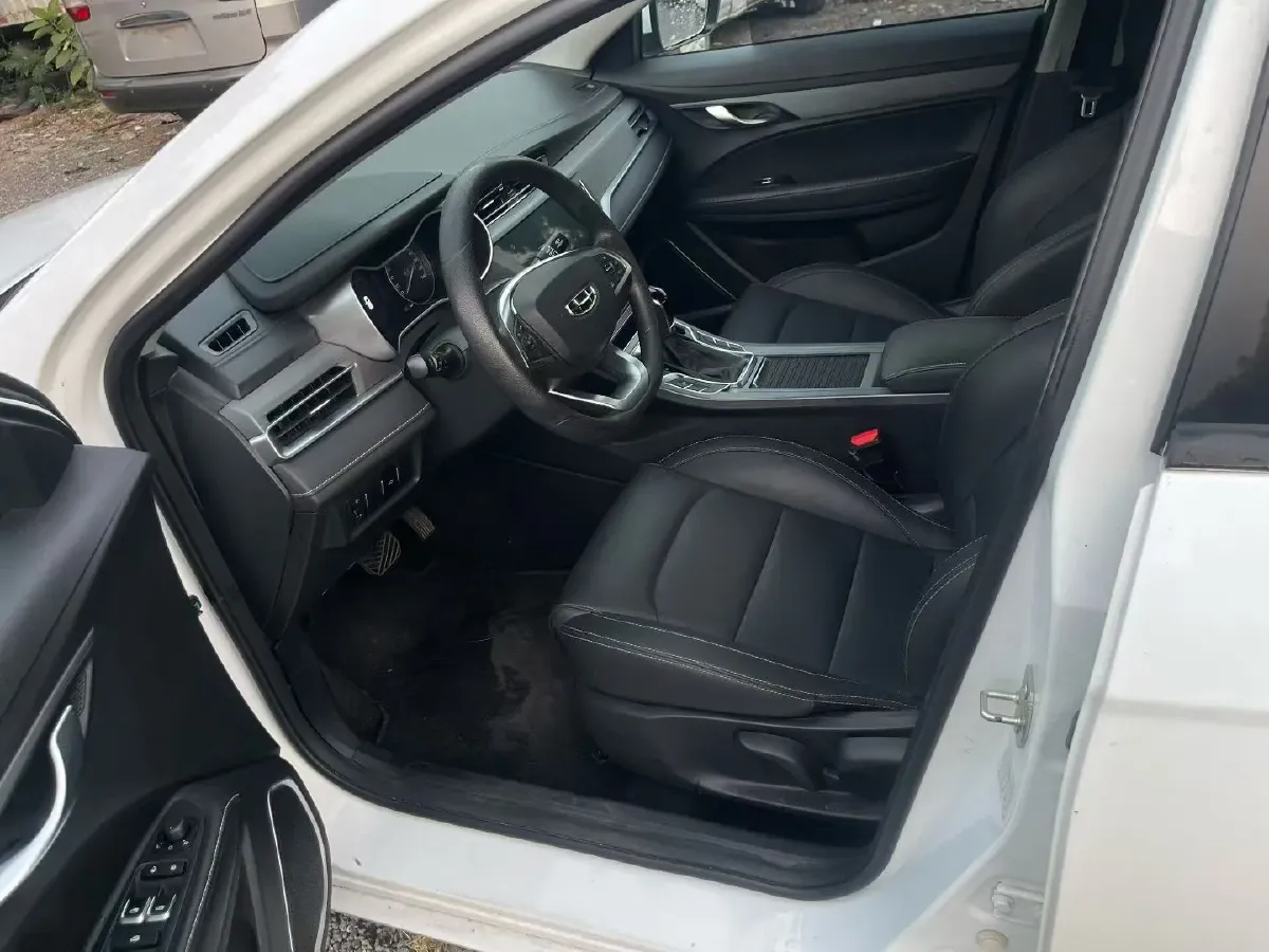 2021 BaoJun 530 1.5T 147HP L4 CVT,autocango,china used car exporter,china ev exporter,chinese used car exporter,chinese used ev exporter