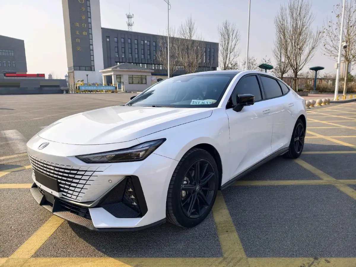 2023 ChangAn UNI-V 1.5T 188HP L4 7DCT