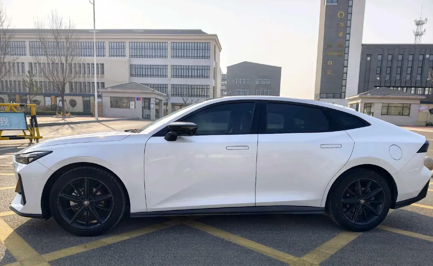 2023 ChangAn UNI-V 1.5T 188HP L4 7DCT,autocango,china used car exporter,china ev exporter,chinese used car exporter,chinese used ev exporter