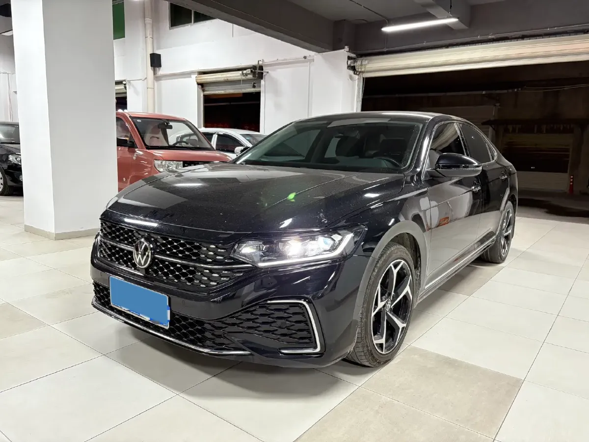 2024 Volkswagen Passat 2.0T 186HP L4 7DCT,autocango,china used car exporter,china ev exporter,chinese used car exporter,chinese used ev exporter