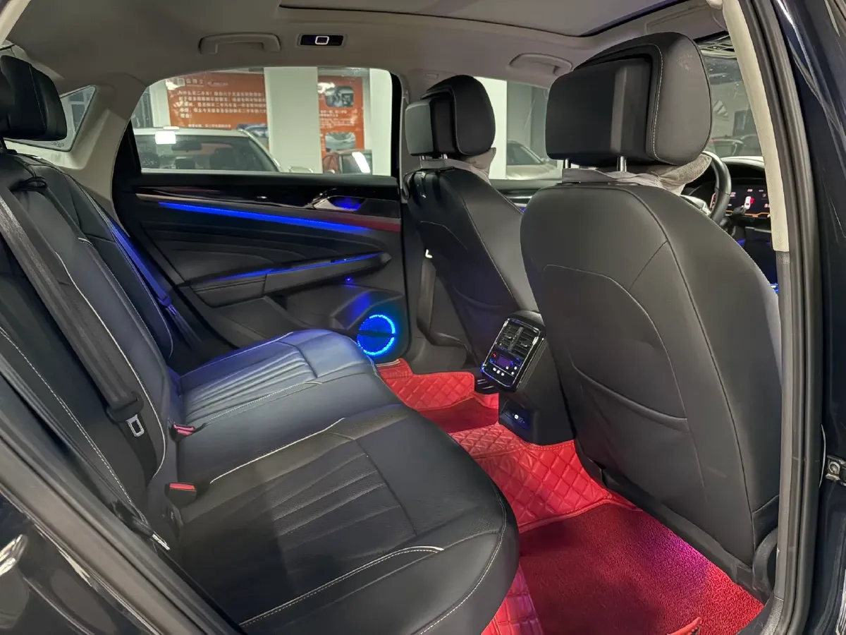 2024 Volkswagen Passat 2.0T 186HP L4 7DCT,autocango,china used car exporter,china ev exporter,chinese used car exporter,chinese used ev exporter