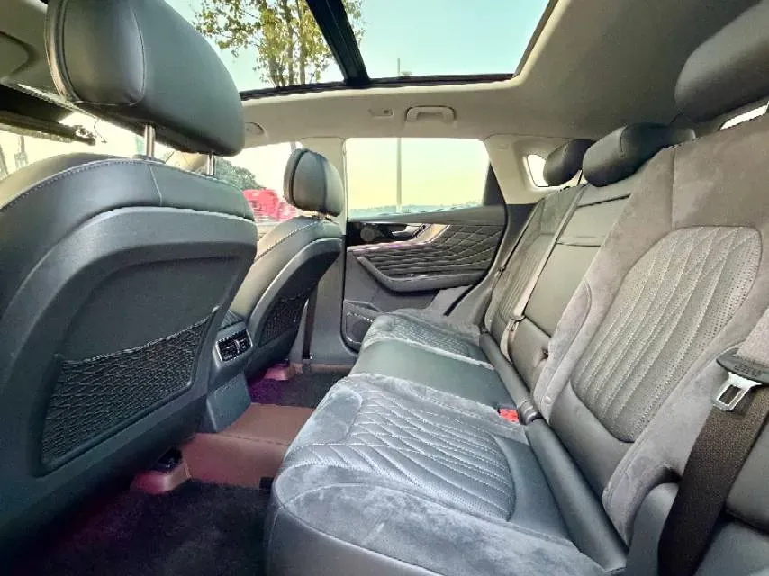 2022 HongQi HS5 2.0T 224HP L4 6AT,autocango,china used car exporter,china ev exporter,chinese used car exporter,chinese used ev exporter