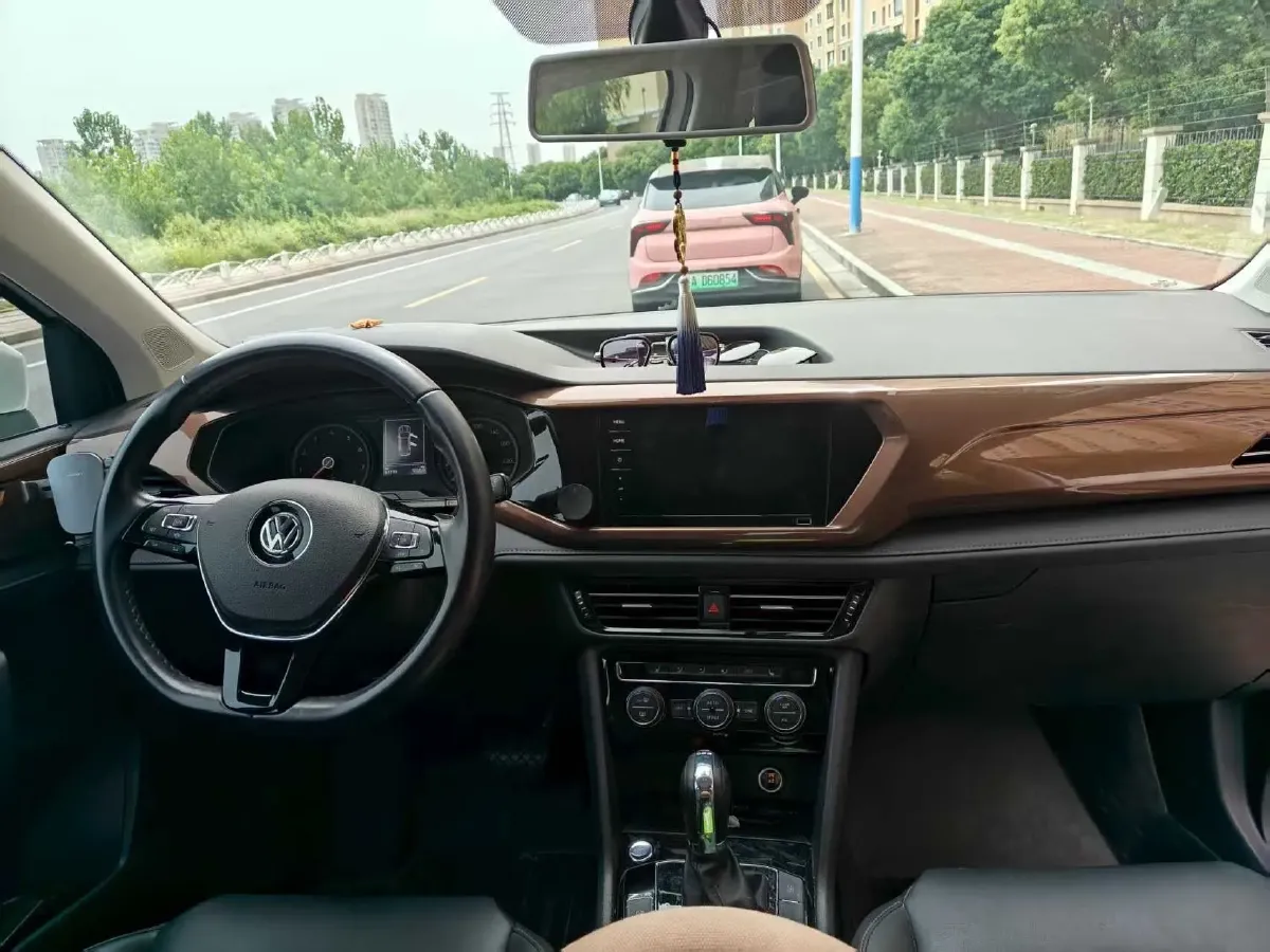 2020 Volkswagen Tharu 2.0T 186HP L4 7DCT,autocango,china used car exporter,china ev exporter,chinese used car exporter,chinese used ev exporter