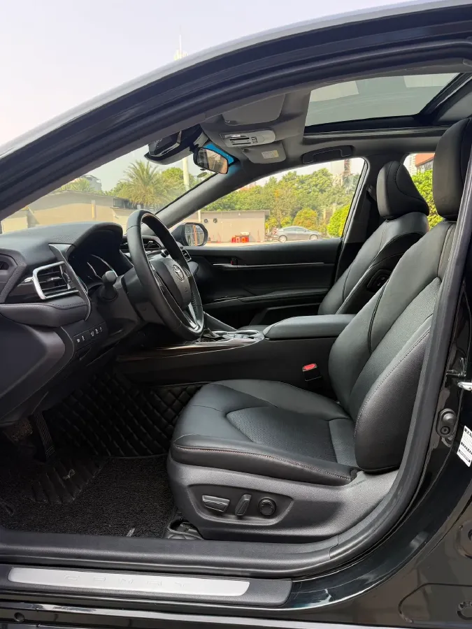 2019 Toyota Camry 2.5L 209HP L4 8AT,autocango,china used car exporter,china ev exporter,chinese used car exporter,chinese used ev exporter