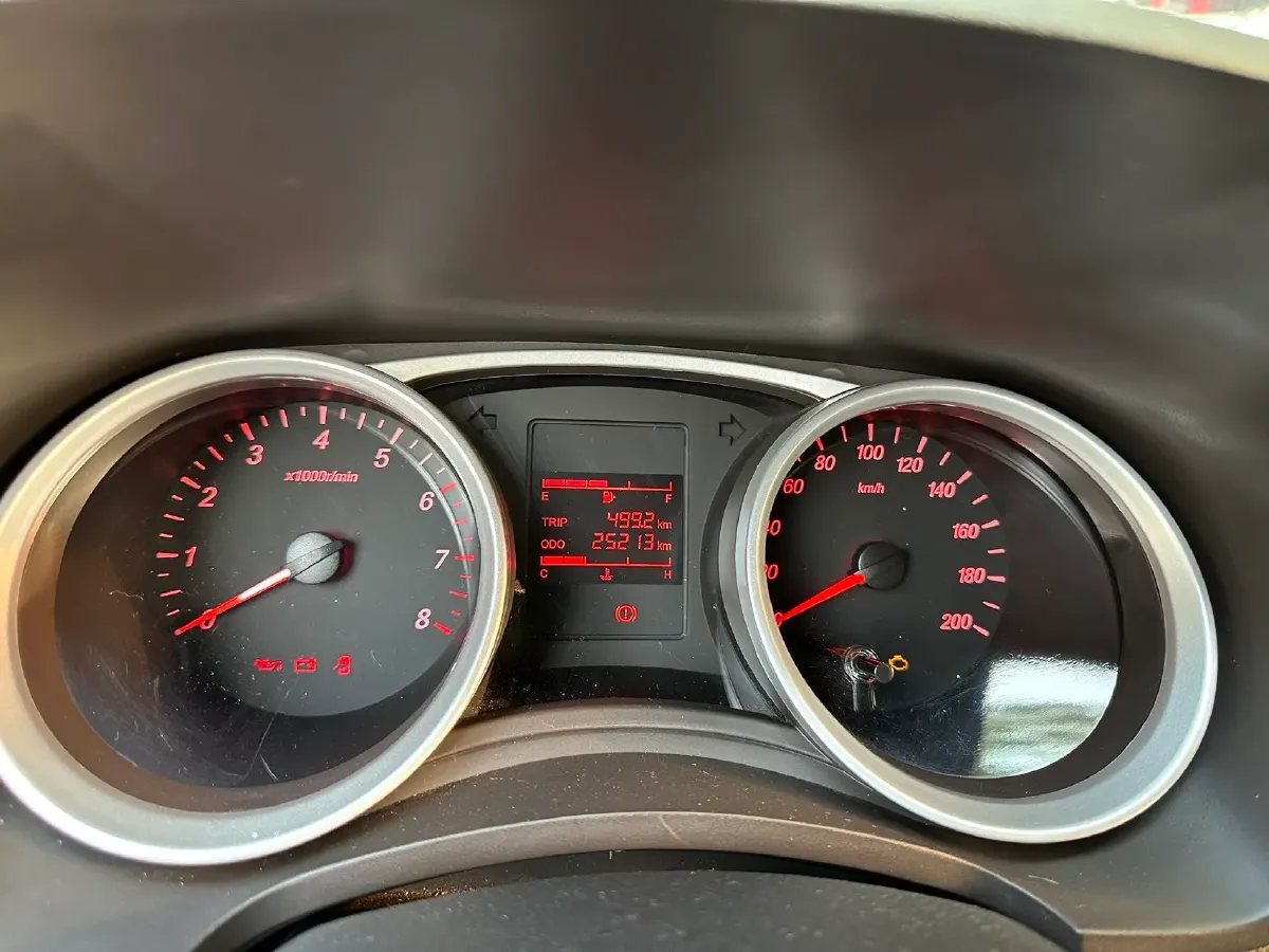 2021 WuLing HongGuang 1.5L 99HP L4 6MT,autocango,china used car exporter,china ev exporter,chinese used car exporter,chinese used ev exporter