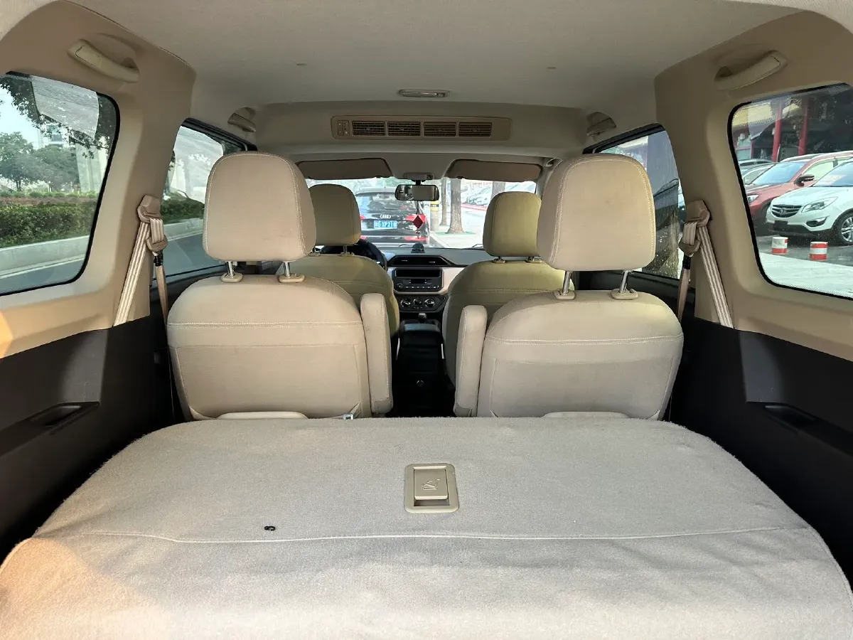 2021 WuLing HongGuang 1.5L 99HP L4 6MT,autocango,china used car exporter,china ev exporter,chinese used car exporter,chinese used ev exporter