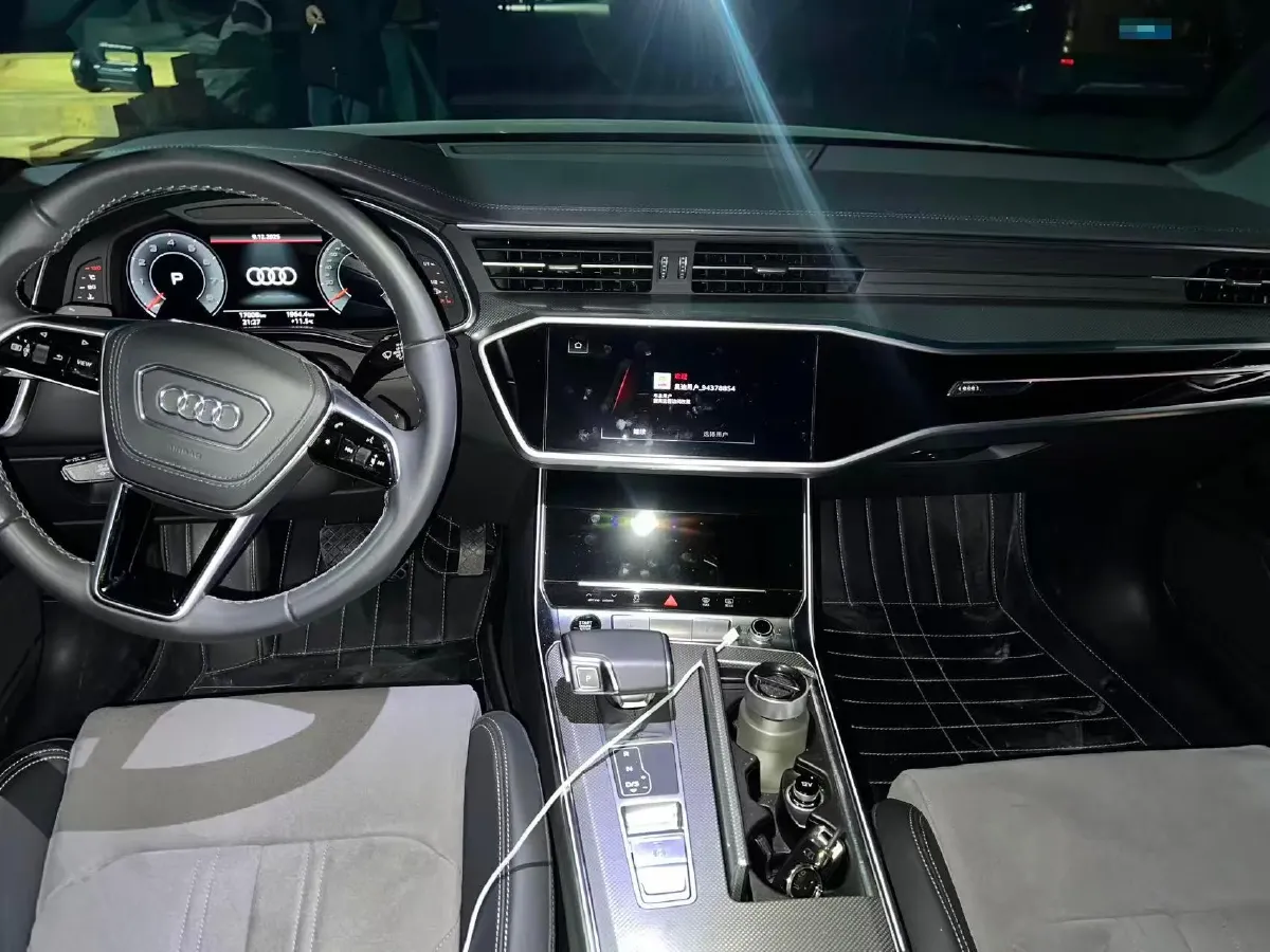 2024 Audi A6L 2.0T 245HP L4 7DCT,autocango,china used car exporter,china ev exporter,chinese used car exporter,chinese used ev exporter