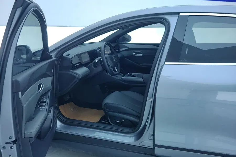 2025 BYD QinL BEV,autocango,china used car exporter,china ev exporter,chinese used car exporter,chinese used ev exporter