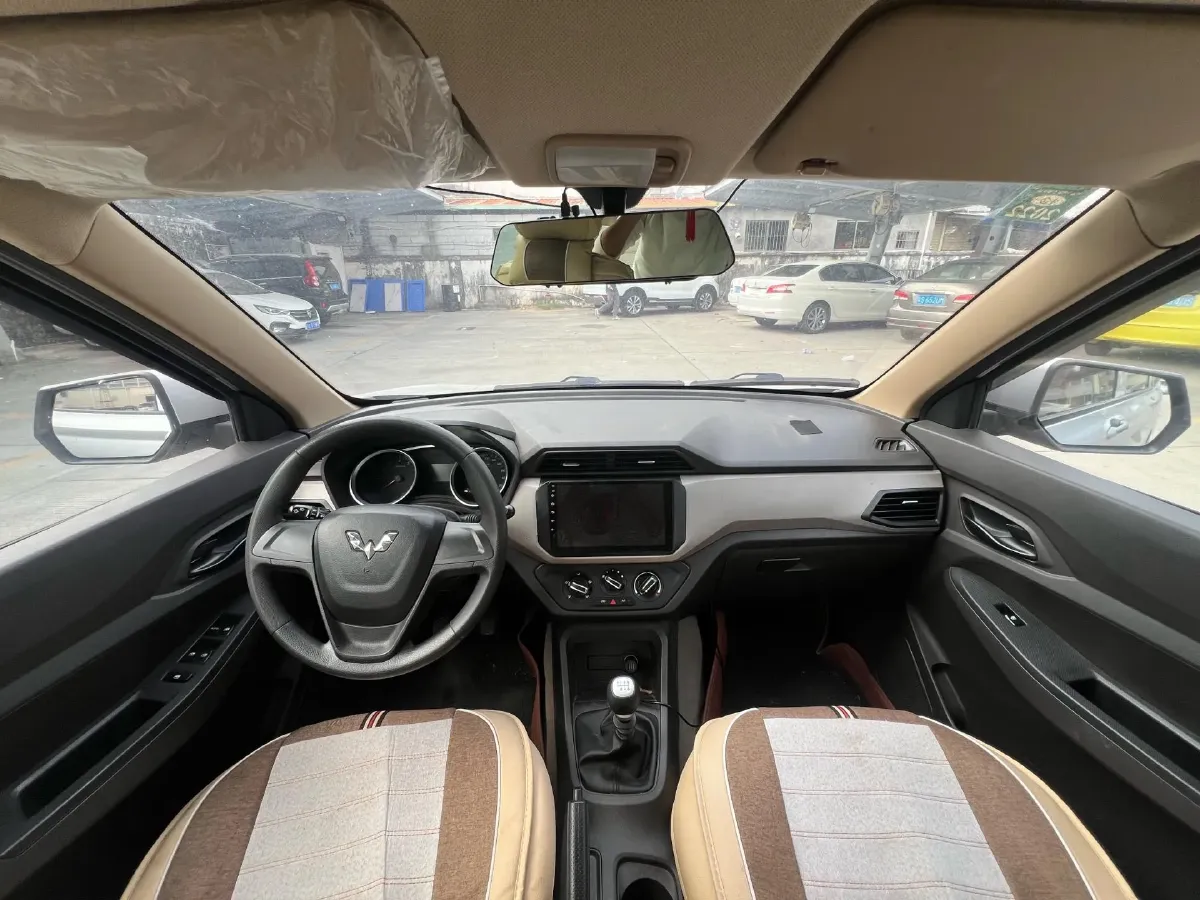 2019 WuLing HongGuang 1.5L 99HP L4 6MT,autocango,china used car exporter,china ev exporter,chinese used car exporter,chinese used ev exporter