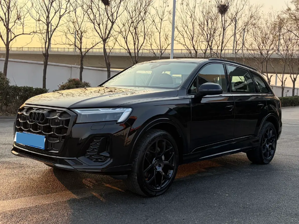 2025 Audi Q7 2.0T 265HP L4 8AT