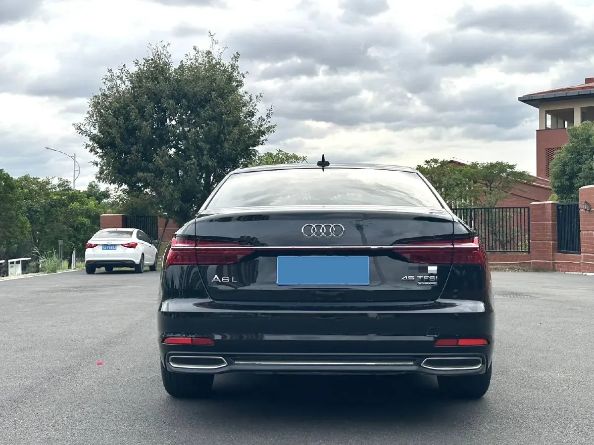 2020 Audi A6L 2.0T 224HP L4 7DCT,autocango,china used car exporter,china ev exporter,chinese used car exporter,chinese used ev exporter