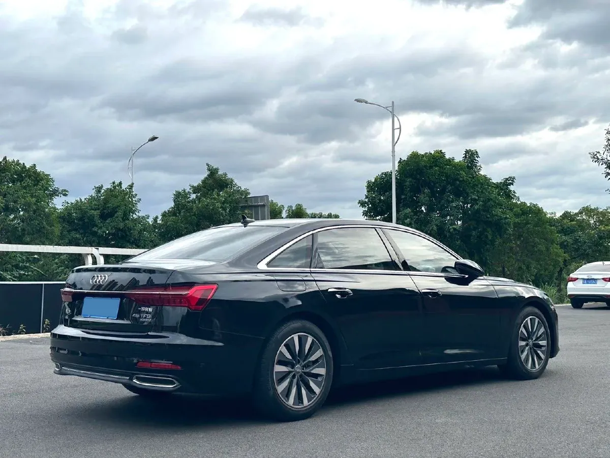 2020 Audi A6L 2.0T 224HP L4 7DCT,autocango,china used car exporter,china ev exporter,chinese used car exporter,chinese used ev exporter