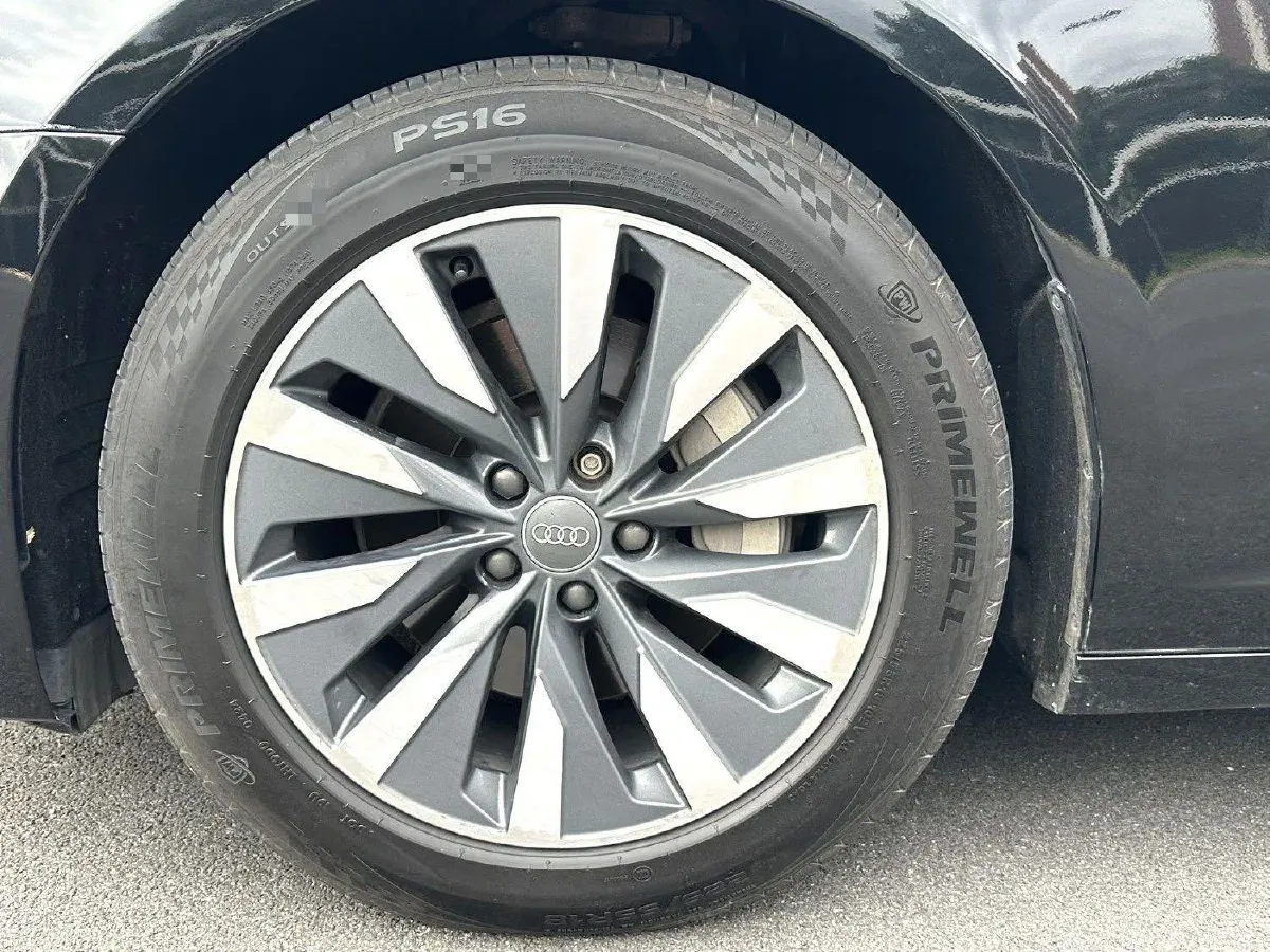 2020 Audi A6L 2.0T 224HP L4 7DCT,autocango,china used car exporter,china ev exporter,chinese used car exporter,chinese used ev exporter