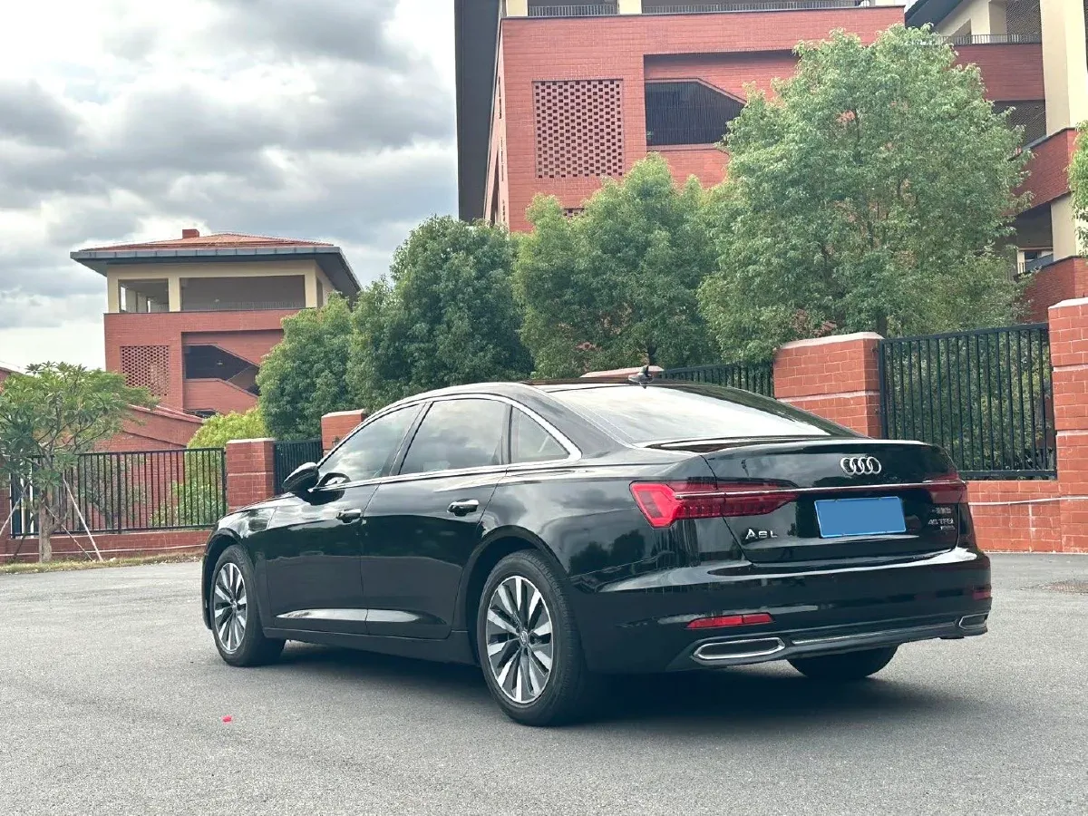 2020 Audi A6L 2.0T 224HP L4 7DCT,autocango,china used car exporter,china ev exporter,chinese used car exporter,chinese used ev exporter