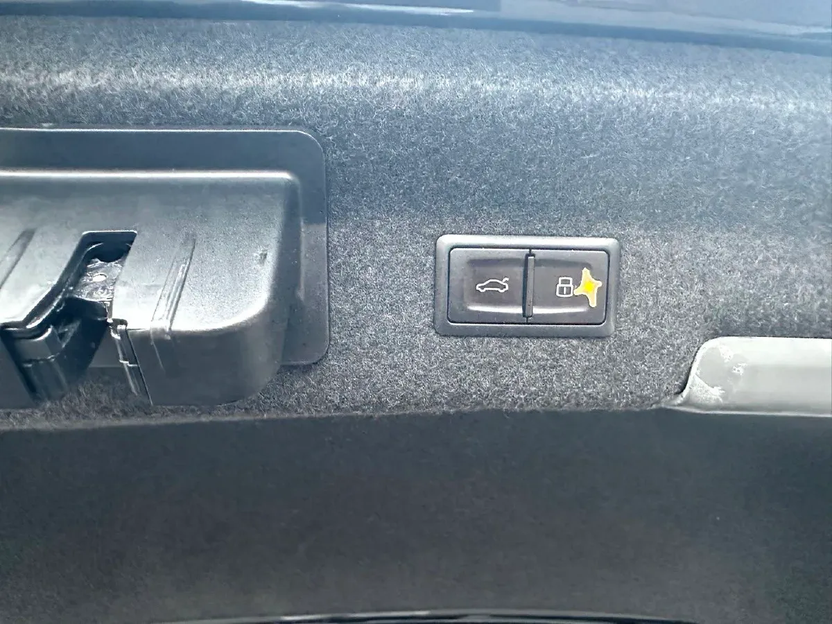 2020 Audi A6L 2.0T 224HP L4 7DCT,autocango,china used car exporter,china ev exporter,chinese used car exporter,chinese used ev exporter