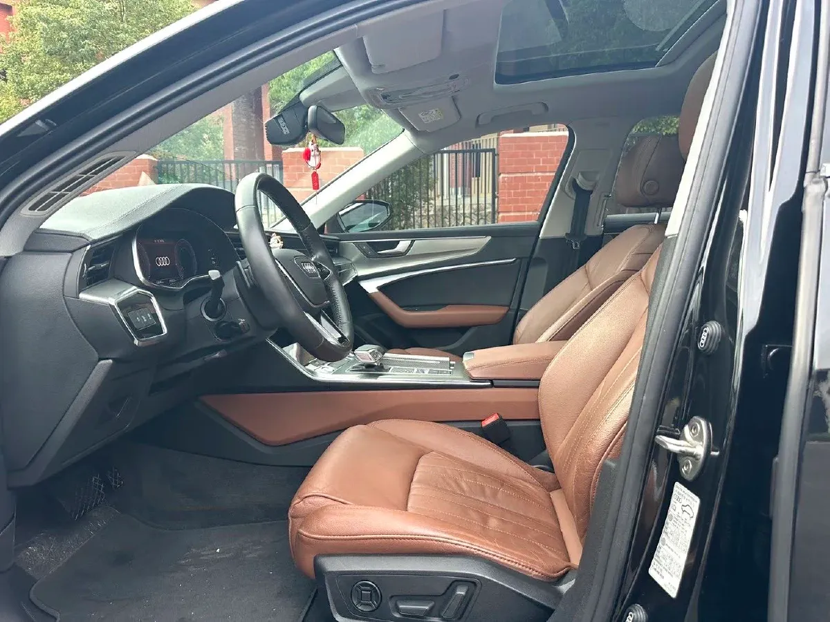 2020 Audi A6L 2.0T 224HP L4 7DCT,autocango,china used car exporter,china ev exporter,chinese used car exporter,chinese used ev exporter