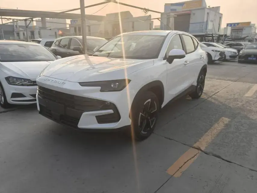 2025 Jetour DASHING 1.5T 156HP L4 6DCT