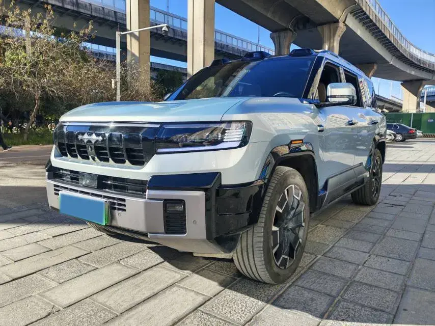 2025 FangChengBao Bao 8 2.0T 245HP L4 E-CVT PHEV 36.8KWH