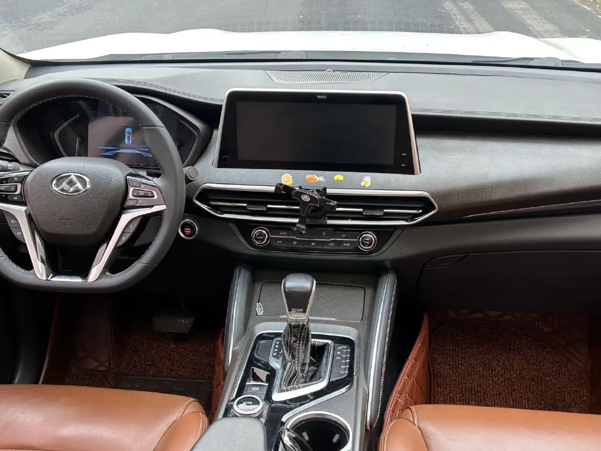 2017 MAXUS D90 2.0T 224HP L4 6AT,autocango,china used car exporter,china ev exporter,chinese used car exporter,chinese used ev exporter