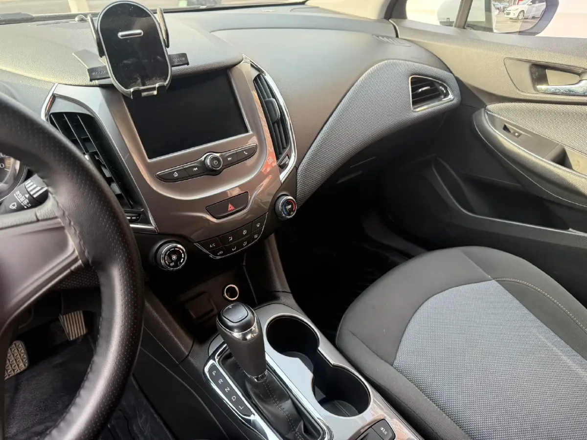 2018 Chevrolet Cruze 1.5L 114HP L4 6AT,autocango,china used car exporter,china ev exporter,chinese used car exporter,chinese used ev exporter