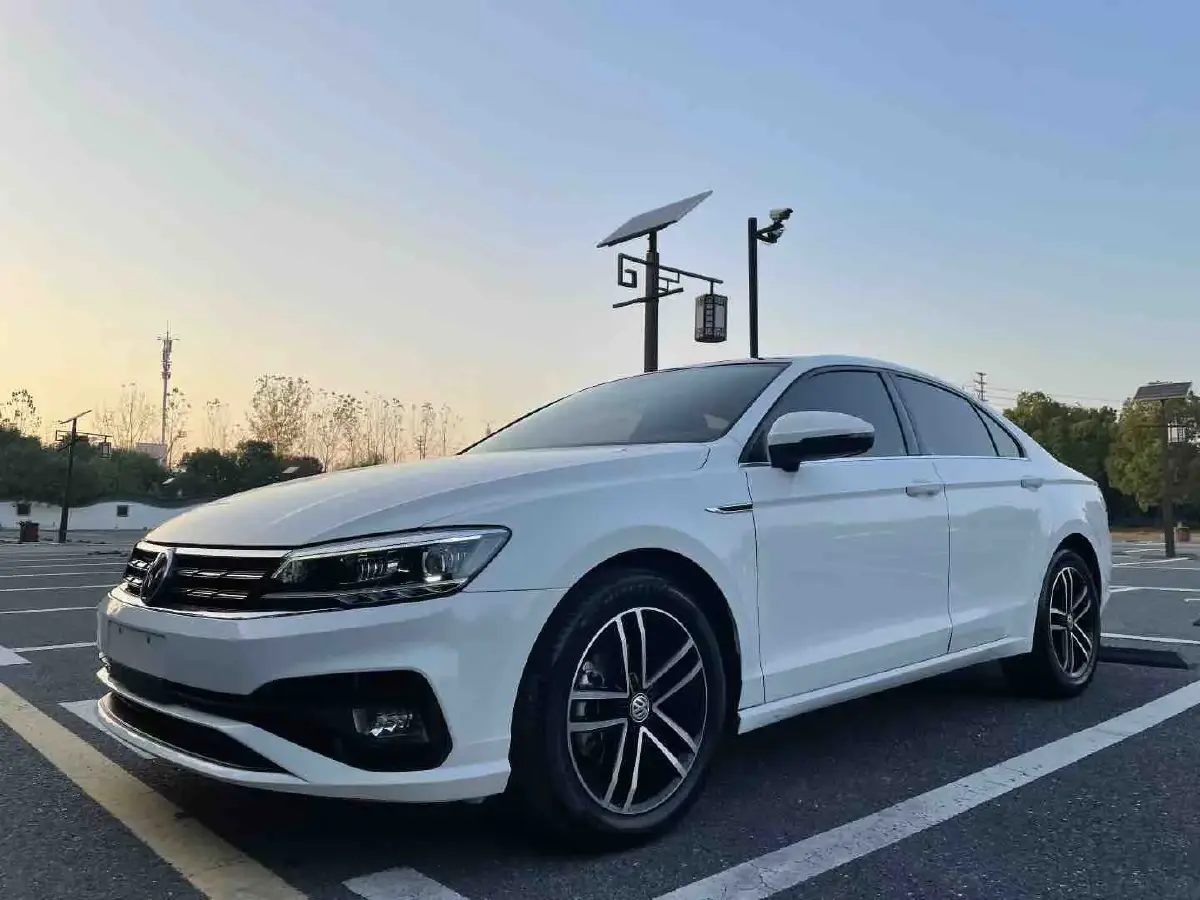 2019 Volkswagen Passat 1.4T 150HP L4 7DCT