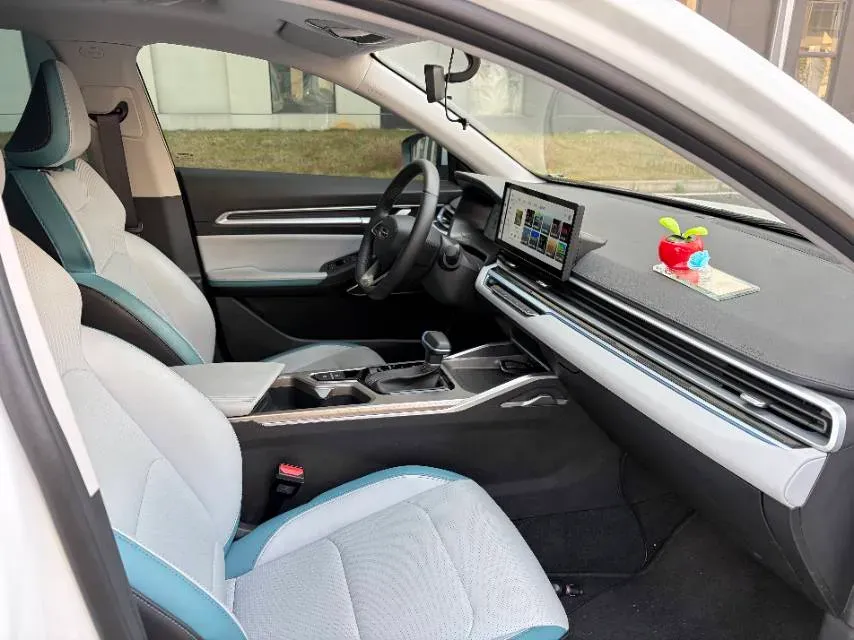 2024 Roewe D5X DMH 1.5T 150HP L4 2DHT PHEV 21.4KWH,autocango,china used car exporter,china ev exporter,chinese used car exporter,chinese used ev exporter