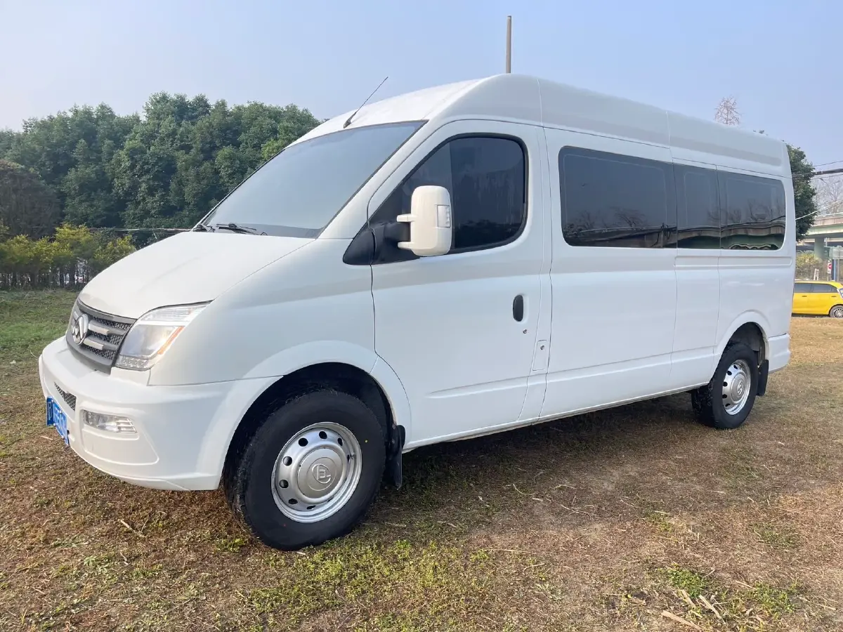 2021 MAXUS XinTu V80 2.0T 139HP L4 6MT