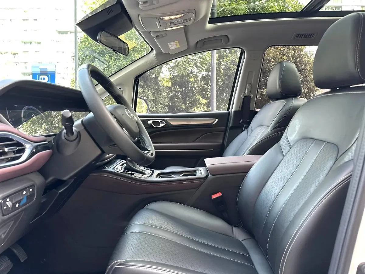 2021 GAC Trumpchi M6 1.5T 169HP L4 7DCT,autocango,china used car exporter,china ev exporter,chinese used car exporter,chinese used ev exporter