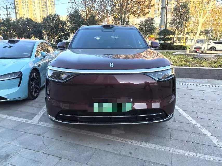 2025 AITO AITO M8 REEV 160HP REEV 53.4KWH,autocango,china used car exporter,china ev exporter,chinese used car exporter,chinese used ev exporter