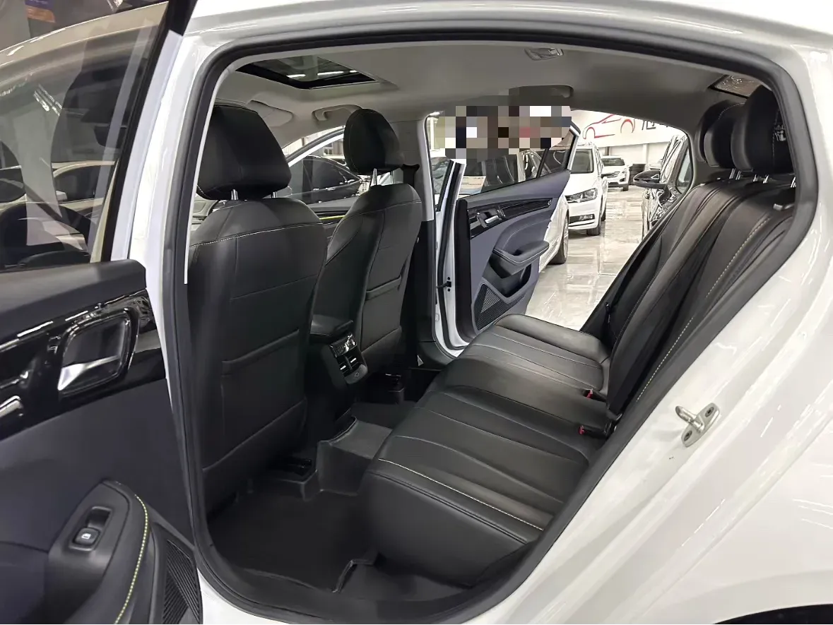 2021 Roewe i5 1.5L 120HP L4 CVT,autocango,china used car exporter,china ev exporter,chinese used car exporter,chinese used ev exporter