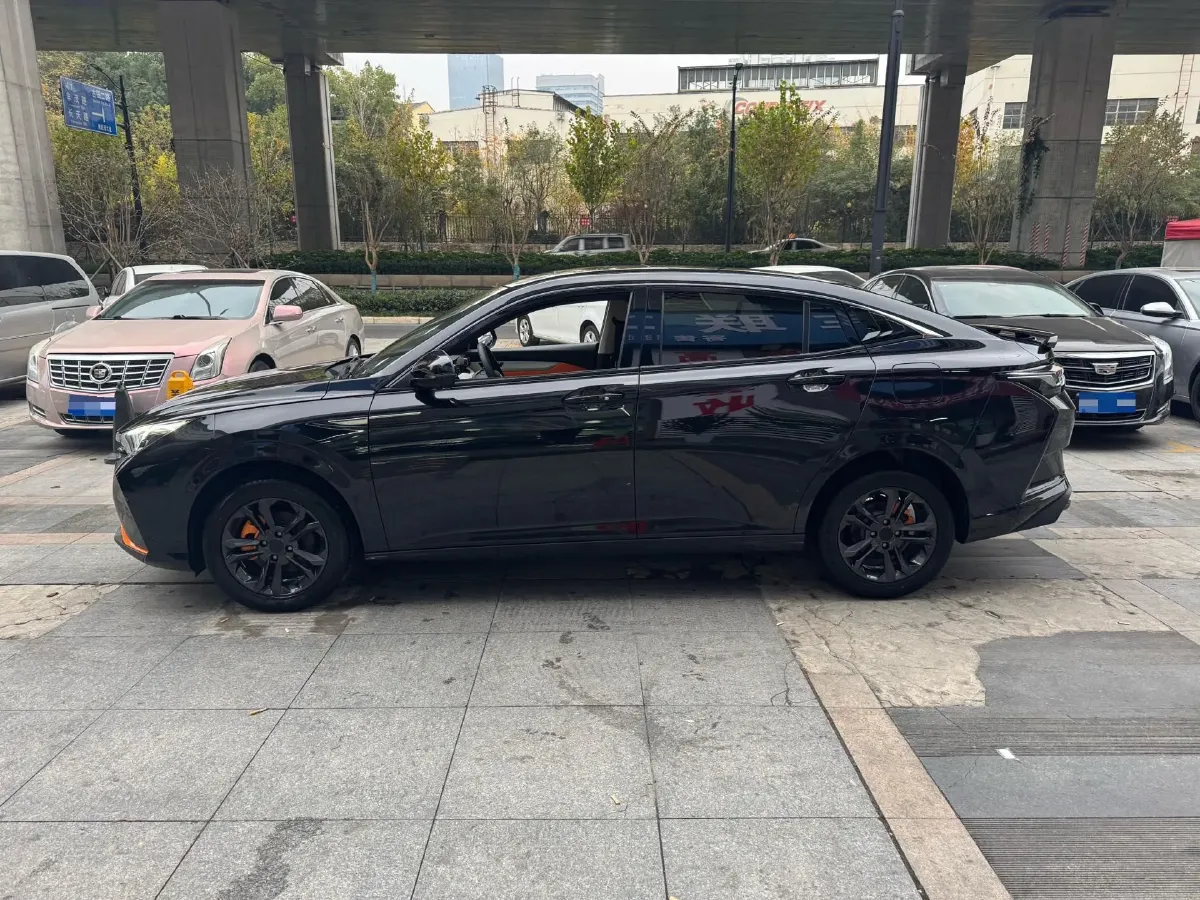 2023 DongFeng Aeolus YiXuan 1.5L 125HP L4 6DCT,autocango,china used car exporter,china ev exporter,chinese used car exporter,chinese used ev exporter