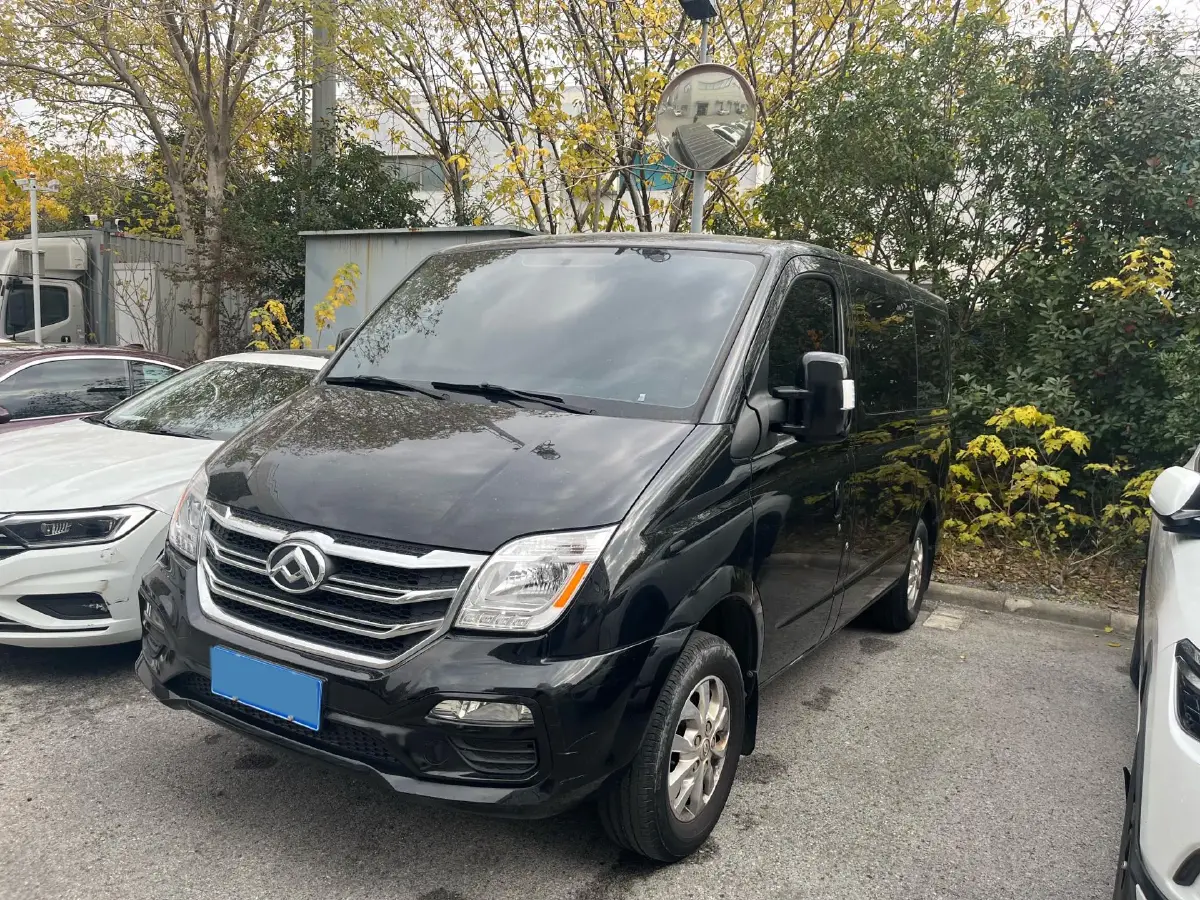 2021 MAXUS XinTu V80 2.0T 139HP L4 6MT