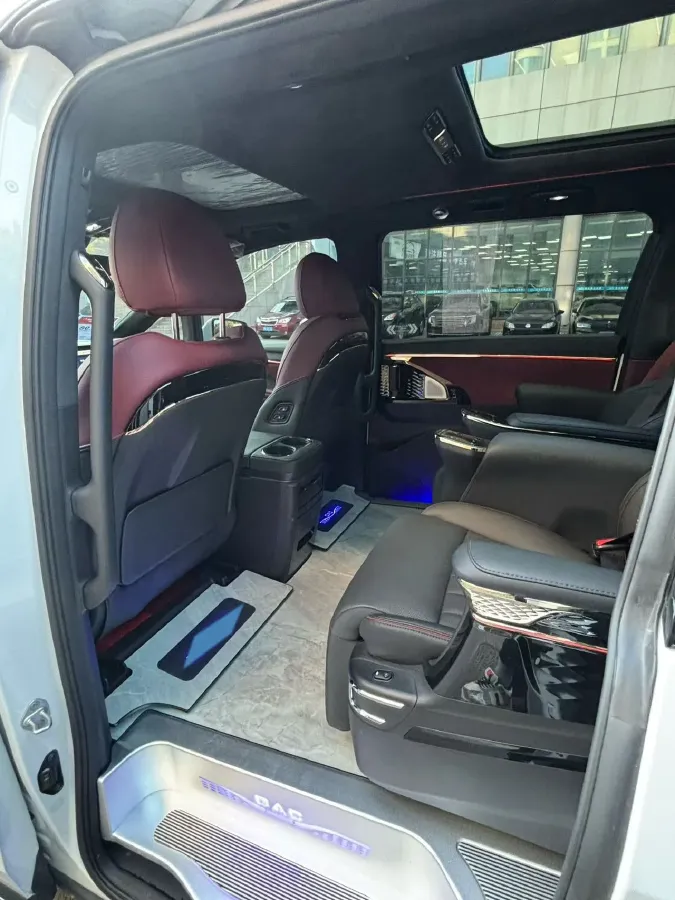 2024 GAC Trumpchi M8 2.0T 252HP L4 8AT,autocango,china used car exporter,china ev exporter,chinese used car exporter,chinese used ev exporter