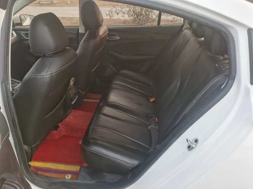 2020 Roewe i5 1.5L 120HP L4 CVT,autocango,china used car exporter,china ev exporter,chinese used car exporter,chinese used ev exporter