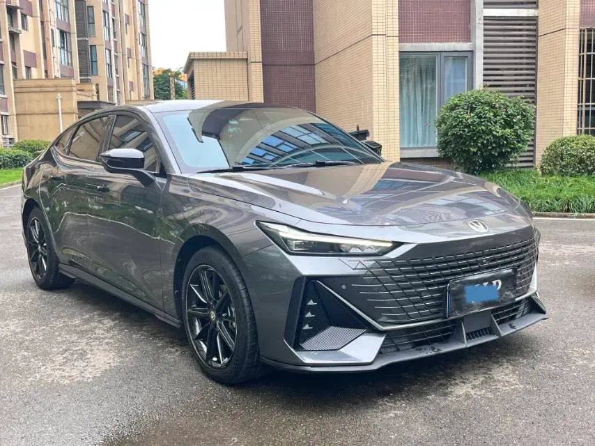 2023 ChangAn UNI-V 1.5T 188HP L4 7DCT,autocango,china used car exporter,china ev exporter,chinese used car exporter,chinese used ev exporter