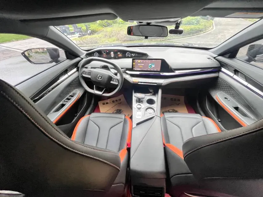 2023 ChangAn UNI-V 1.5T 188HP L4 7DCT,autocango,china used car exporter,china ev exporter,chinese used car exporter,chinese used ev exporter