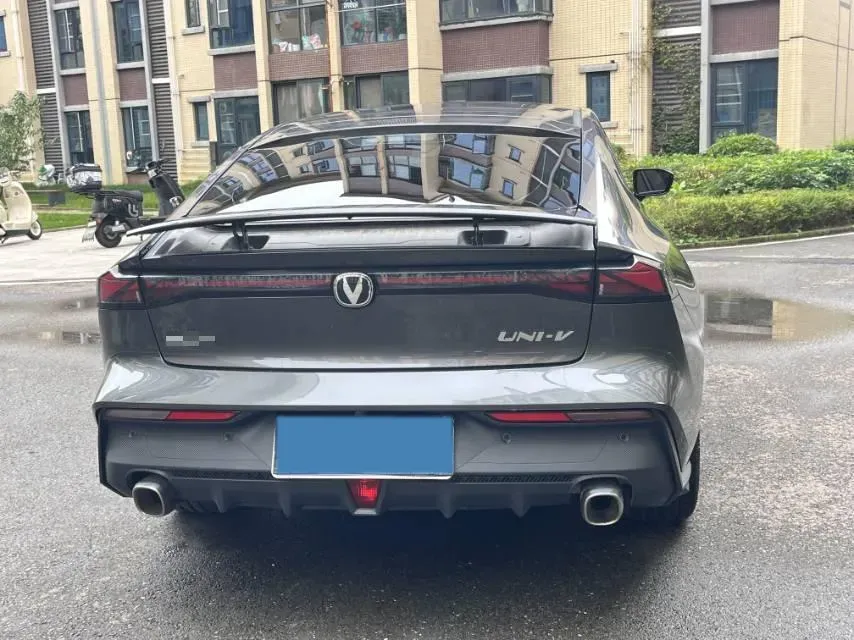 2023 ChangAn UNI-V 1.5T 188HP L4 7DCT,autocango,china used car exporter,china ev exporter,chinese used car exporter,chinese used ev exporter