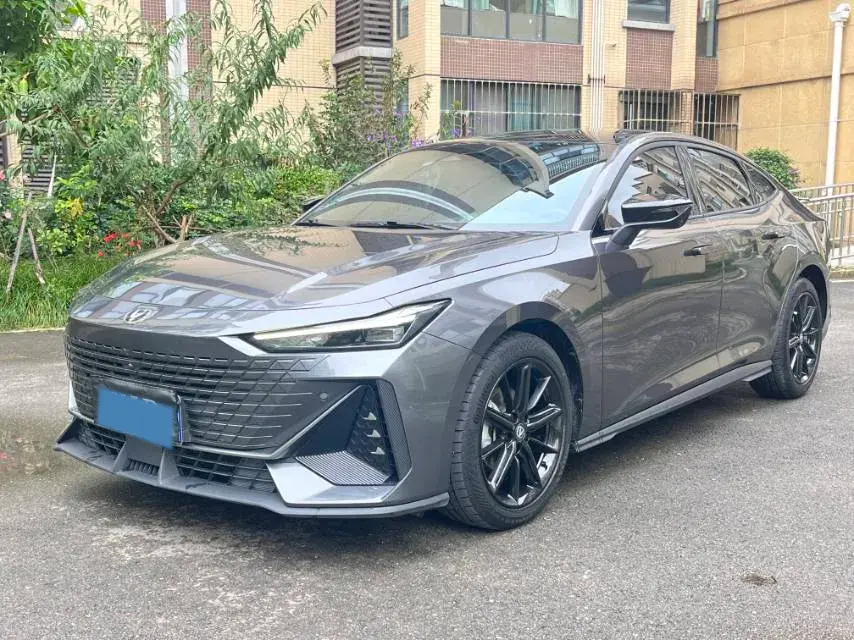 2023 ChangAn UNI-V 1.5T 188HP L4 7DCT 2023 ChangAn UNI-V 1.5T 188HP L4 7DCT