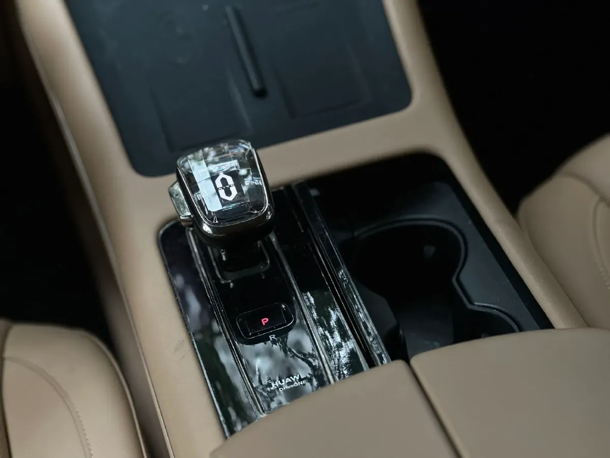 2024 Ford Transit 2.0T 143HP L4 9AT,autocango,china used car exporter,china ev exporter,chinese used car exporter,chinese used ev exporter