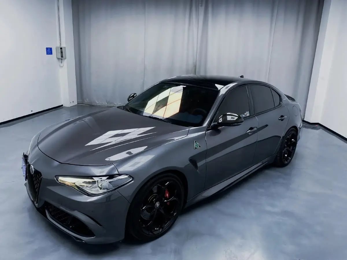 2020 Alfa Romeo Giulia 2.0T 280HP L4 8AT
