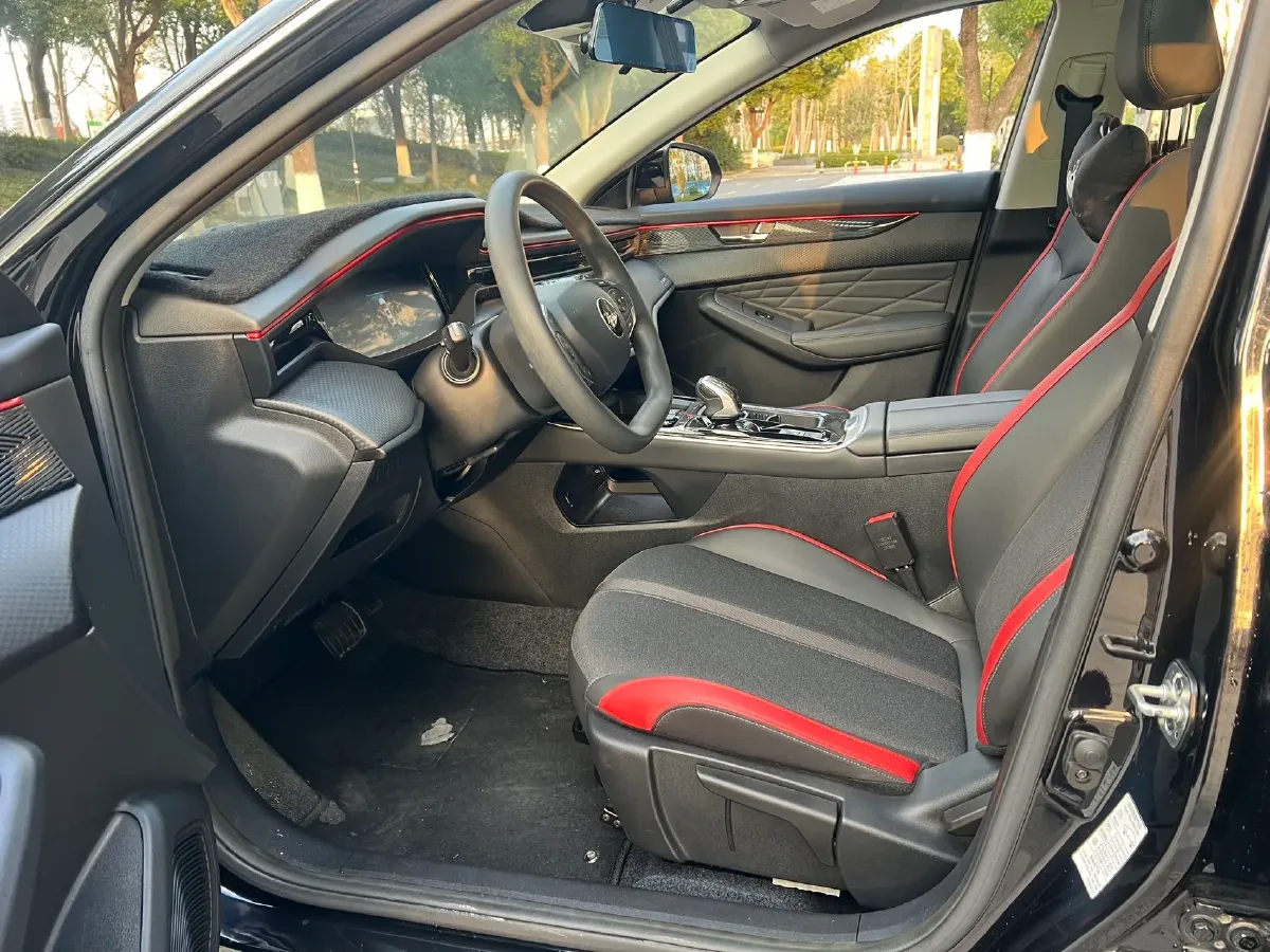 2023 DongFeng Aeolus YiXuan MAX 1.5T 190HP L4 7DCT,autocango,china used car exporter,china ev exporter,chinese used car exporter,chinese used ev exporter