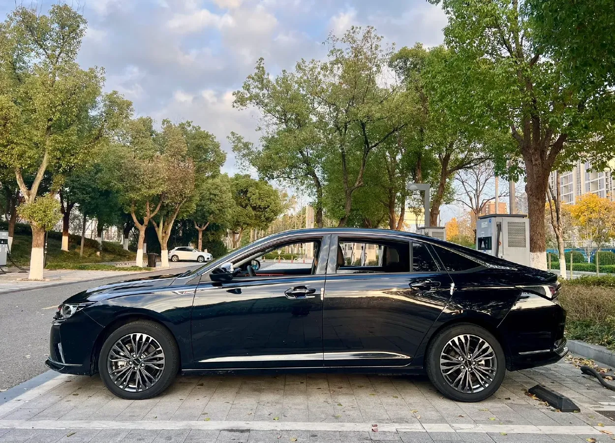 2023 DongFeng Aeolus YiXuan MAX 1.5T 190HP L4 7DCT,autocango,china used car exporter,china ev exporter,chinese used car exporter,chinese used ev exporter