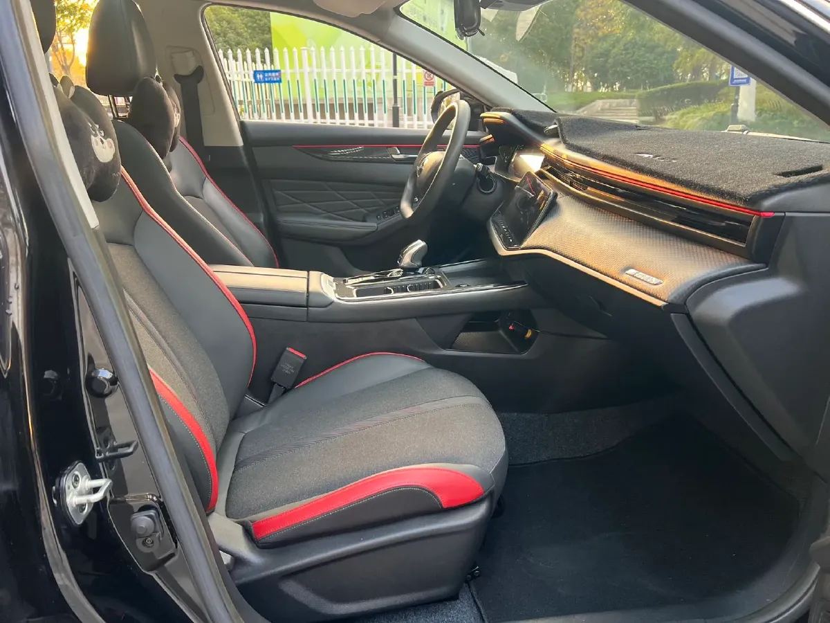 2023 DongFeng Aeolus YiXuan MAX 1.5T 190HP L4 7DCT,autocango,china used car exporter,china ev exporter,chinese used car exporter,chinese used ev exporter