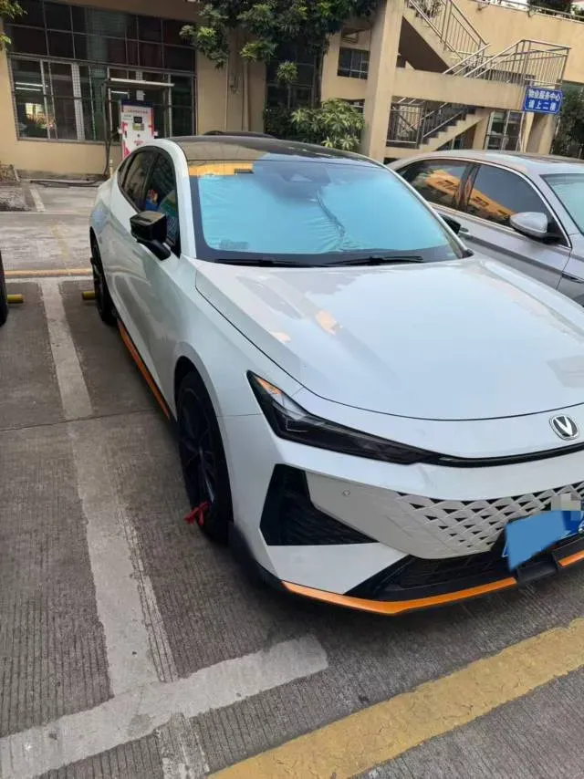 2024 ChangAn UNI-V 1.5T 188HP L4 7DCT,autocango,china used car exporter,china ev exporter,chinese used car exporter,chinese used ev exporter