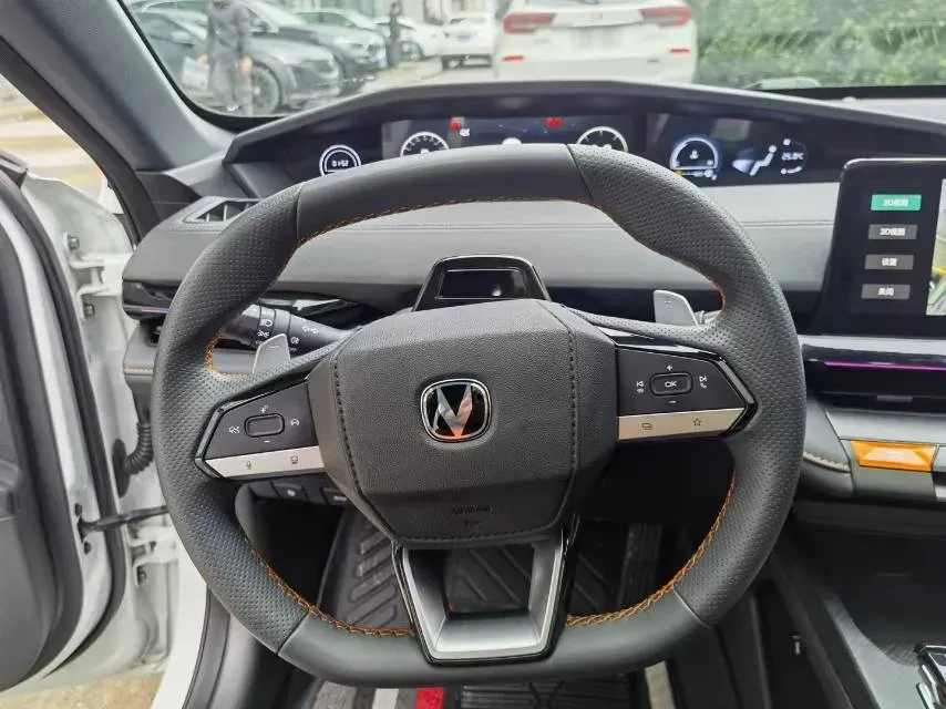 2024 ChangAn UNI-V 1.5T 188HP L4 7DCT,autocango,china used car exporter,china ev exporter,chinese used car exporter,chinese used ev exporter