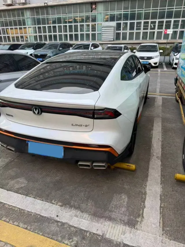 2024 ChangAn UNI-V 1.5T 188HP L4 7DCT,autocango,china used car exporter,china ev exporter,chinese used car exporter,chinese used ev exporter