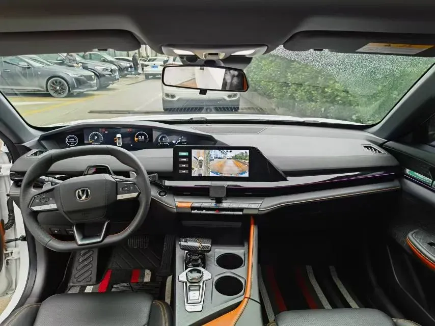 2024 ChangAn UNI-V 1.5T 188HP L4 7DCT,autocango,china used car exporter,china ev exporter,chinese used car exporter,chinese used ev exporter