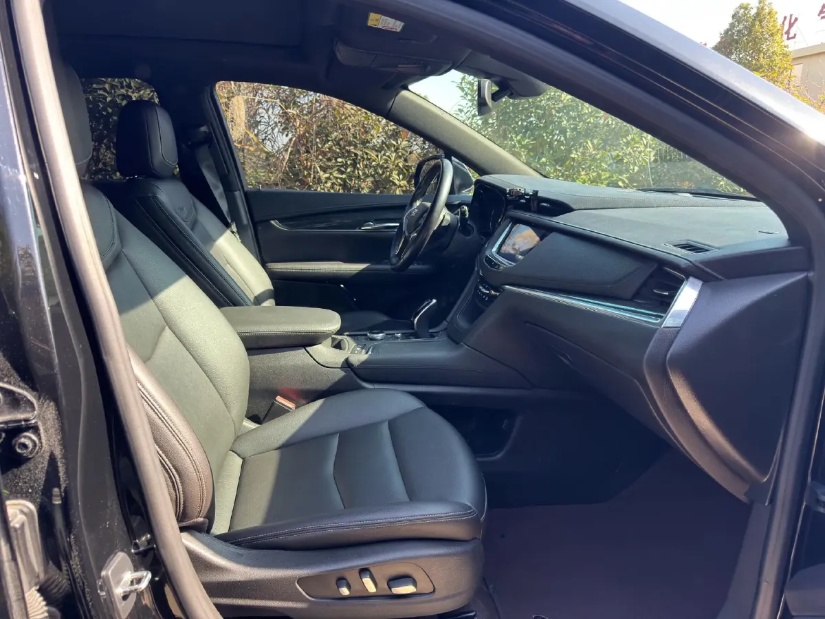 2021 Cadillac XT5 2.0T 237HP L4 9AT,autocango,china used car exporter,china ev exporter,chinese used car exporter,chinese used ev exporter